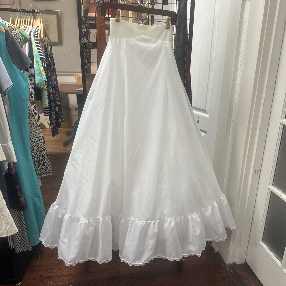 Petticoat for under Wedding Dress 24” Waist 44” Long Crinoline Tulle White zip 6